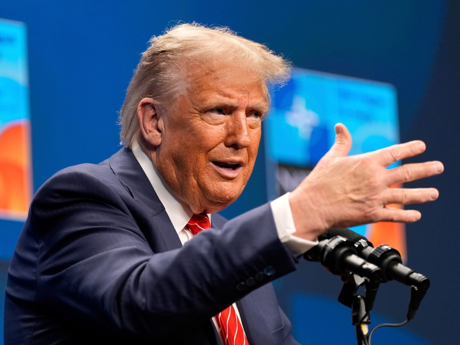 نيوزويك: هل كان قصف ترامب مواقع إيران النووية فكرة صائبة؟ | أخبار نيوزويك: هل كان قصف ترامب مواقع إيران النووية فكرة صائبة؟ | أخبار