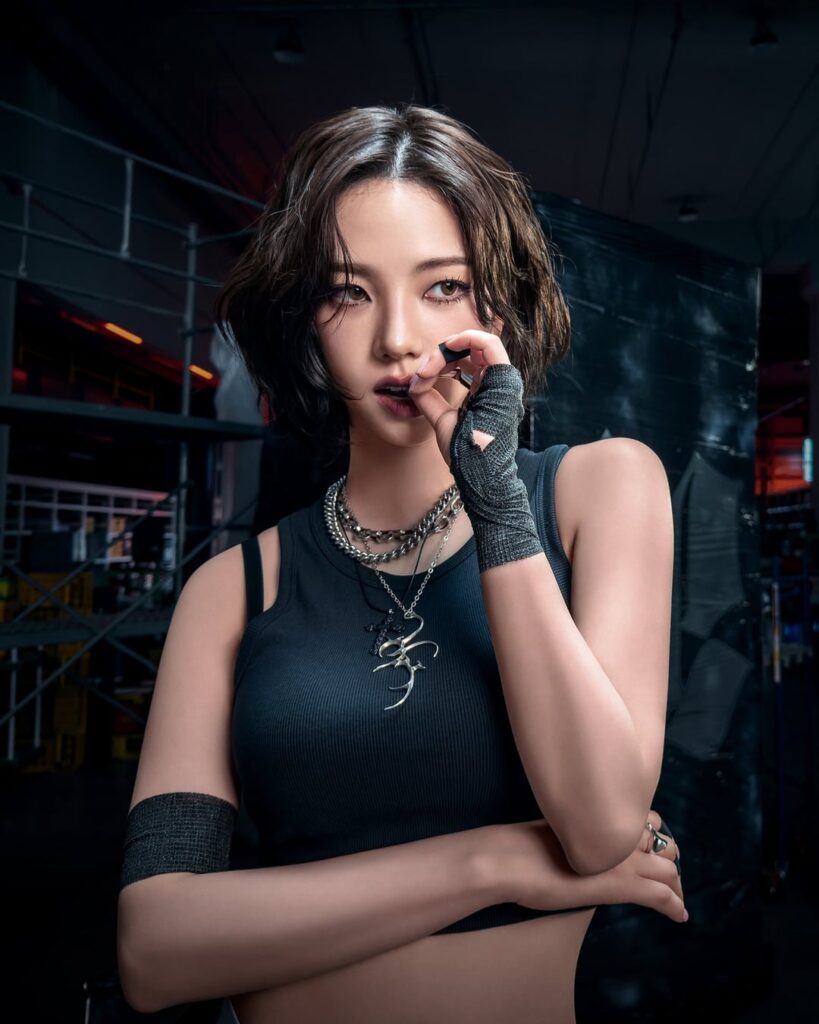 كارينا ، جيزيل ، الشتاء ، اليمين