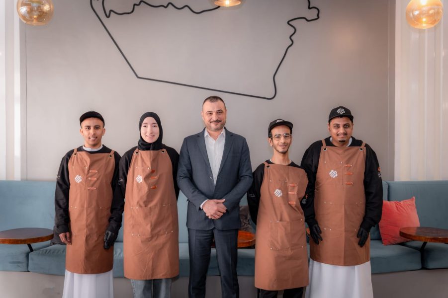 شركة الإمارات للسيارات توظف مواطنين إماراتيين من أصحاب الهمم عبر مبادرة “بي كافيه”