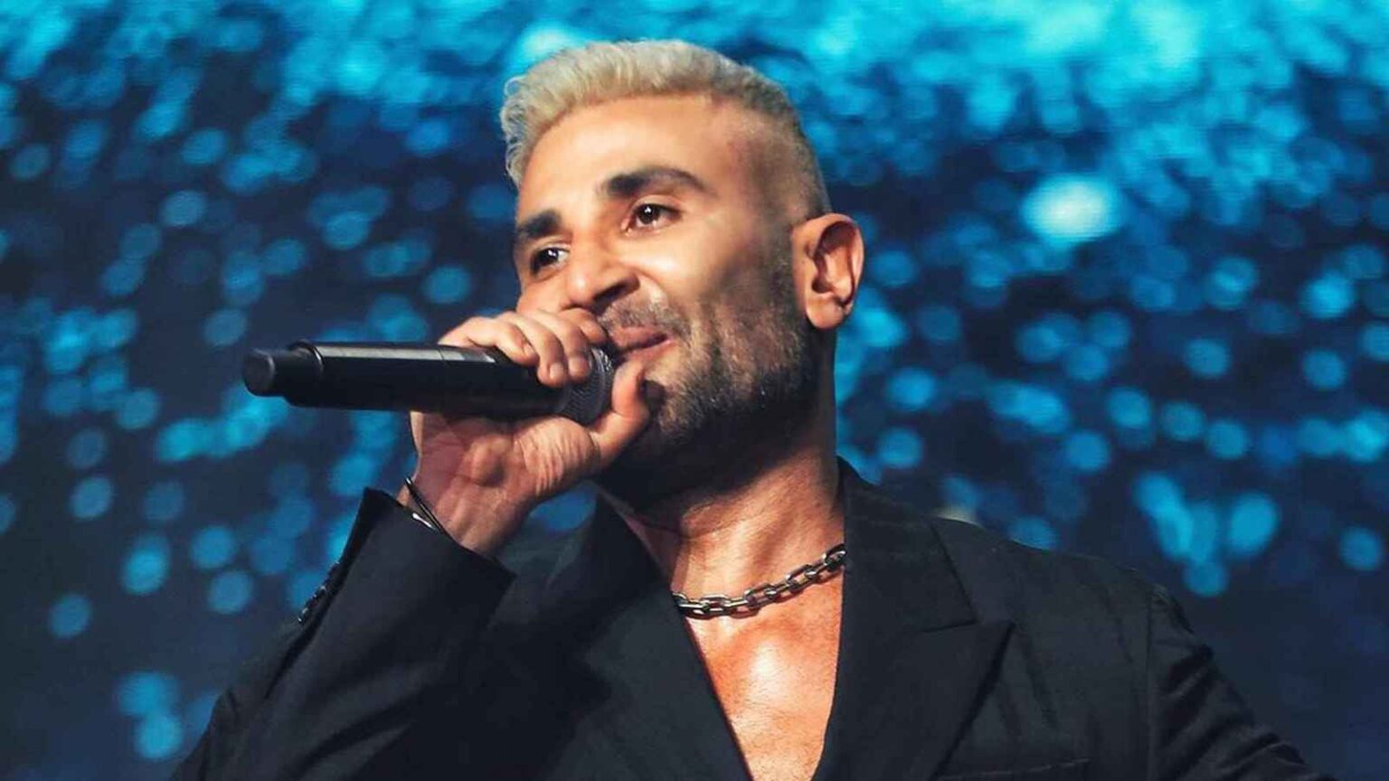 هل يتجه أحمد سعد إلى احتراف الإنشاد الديني؟ (فيديو) - إرم نيوز