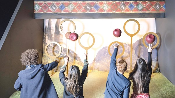 «هاري بوتر» يحطّ رحاله في أبوظبي «هاري بوتر» يحطّ رحاله في أبوظبي