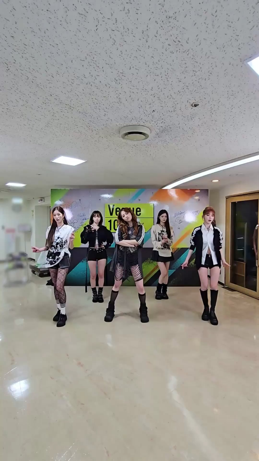 250624 le sserafim tiktok تحديث - حصلت على جميع فتياتي في هذا النشيد الصيفي المختلفة 💁‍♀