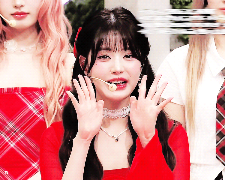250614 Wonyoung GIF