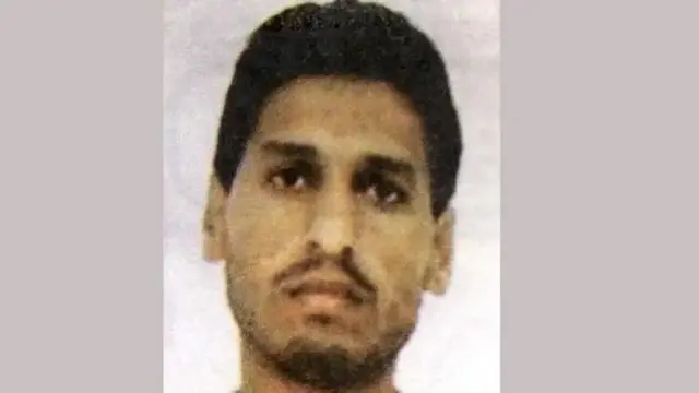 صورة قديمة منسوبة لمحمد الضيف، القائد العام السابق لكتائب القسام، الجناح العسكري لحركة حماس.
