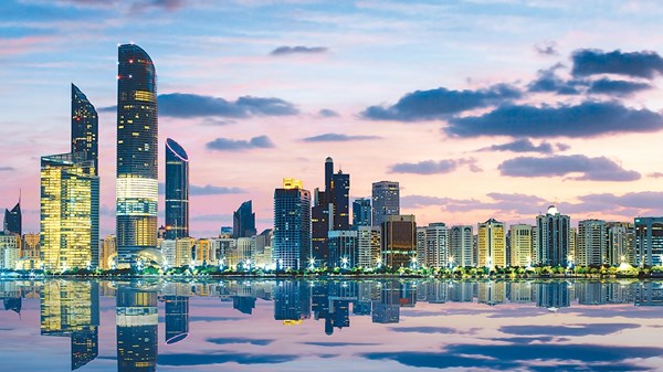 «ستاندرد آند بورز»: القطاع المصرفي الإماراتي الأكثر صلابة إقليمياً