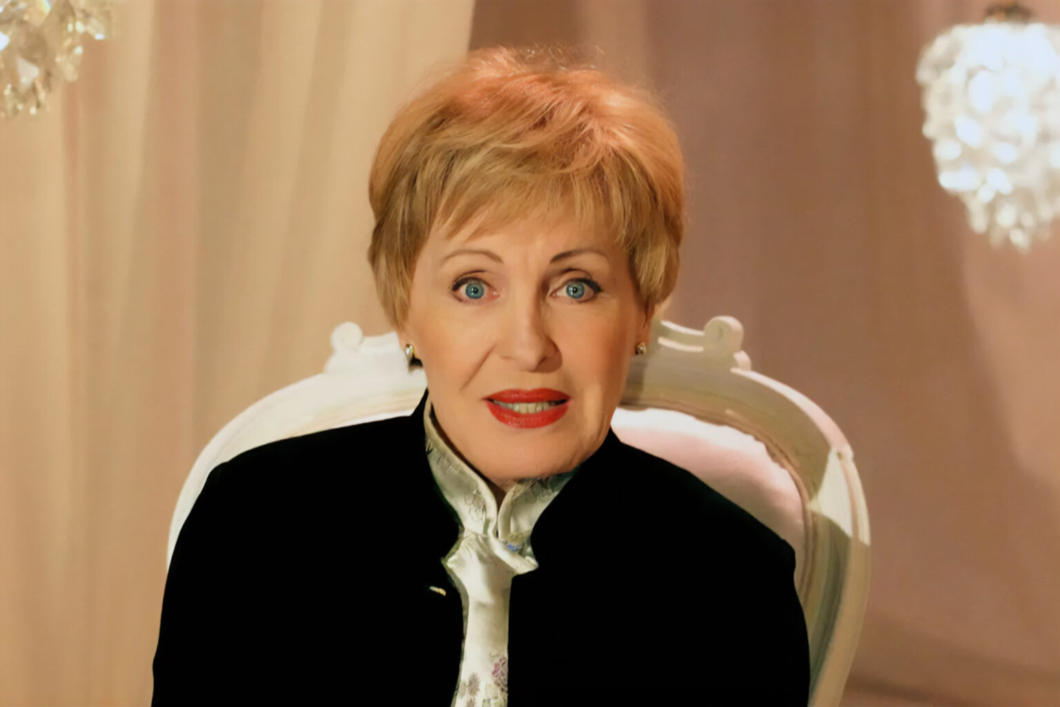 وفاة الفنانة الفرنسية المخضرمة نيكول كروازي عن 88 عاما | فن