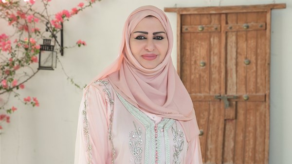 خلود الجابري: لوحاتي مرآة صادقة لمشاعري