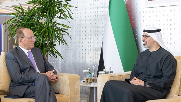 خالد بن محمد بن زايد يستقبل المدير التنفيذي لشركة «بلاك روك»
