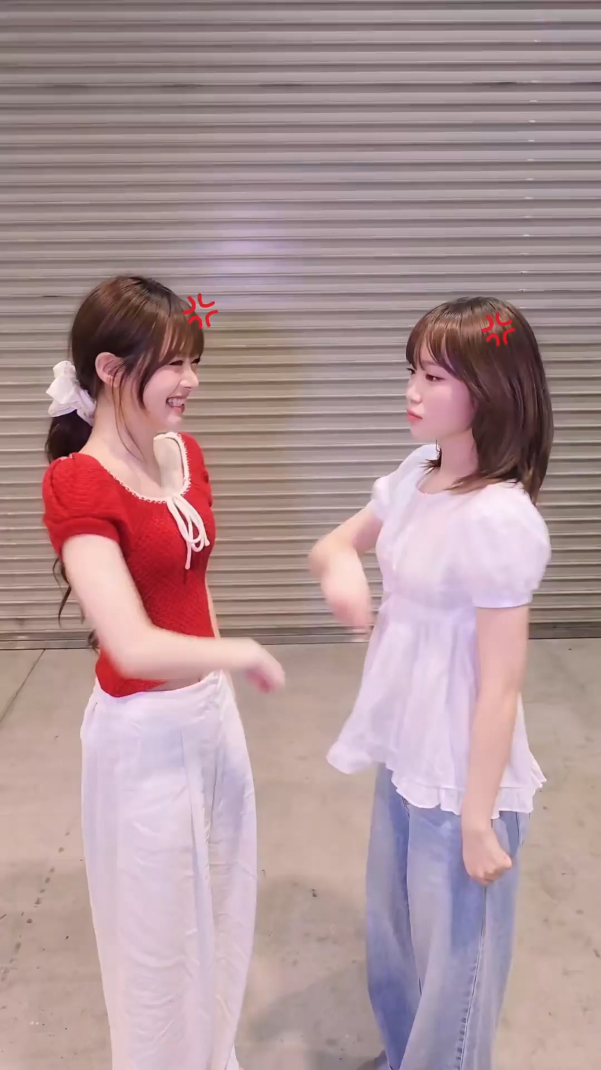 250608 le sserafim tiktok update with Kim Chaewon & Hong Eunchae - Sighted💢