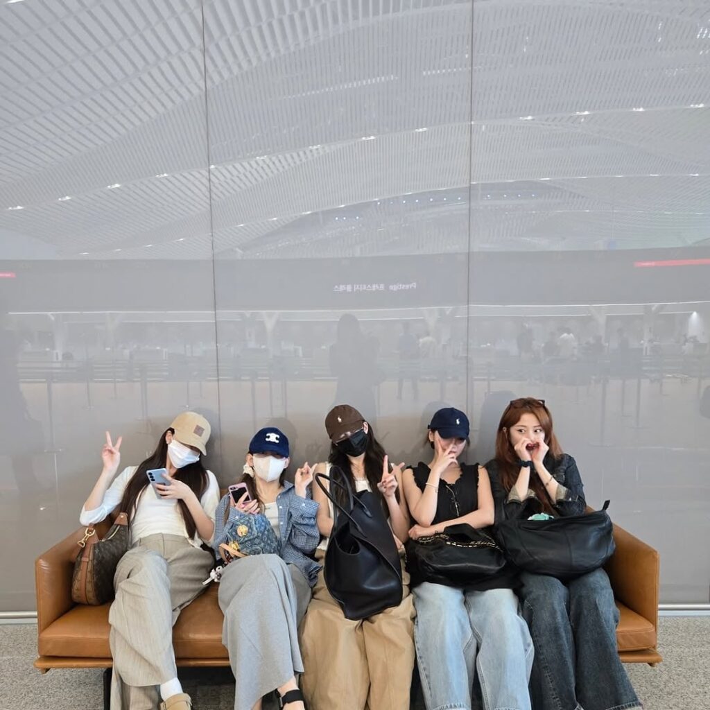 250607 Huh Yunjin Instagram Update Feat. Le Sserafim