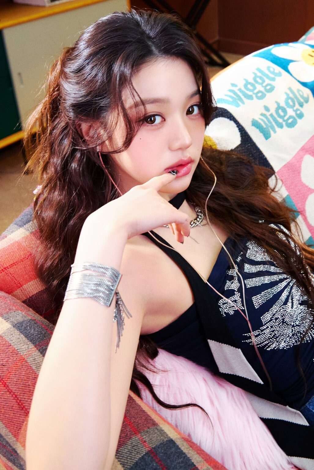 Ive - اليابان الثالث EP: BE APOR (Concept Photo 2 - Wonyoung ، Rei)