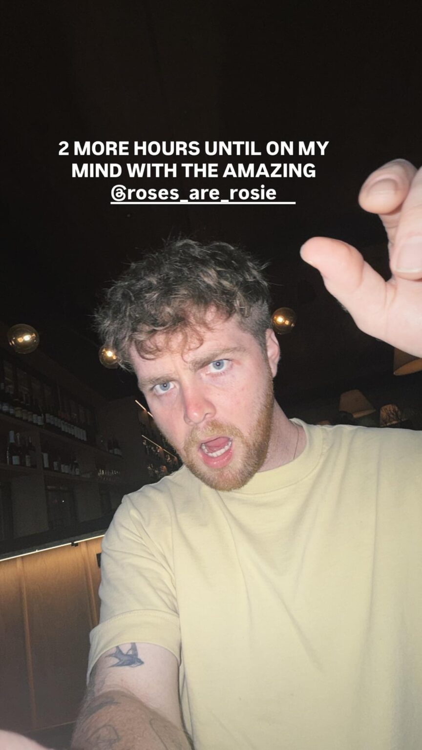 250627 تحديث قصة أليكس وارن إيج مع الورود