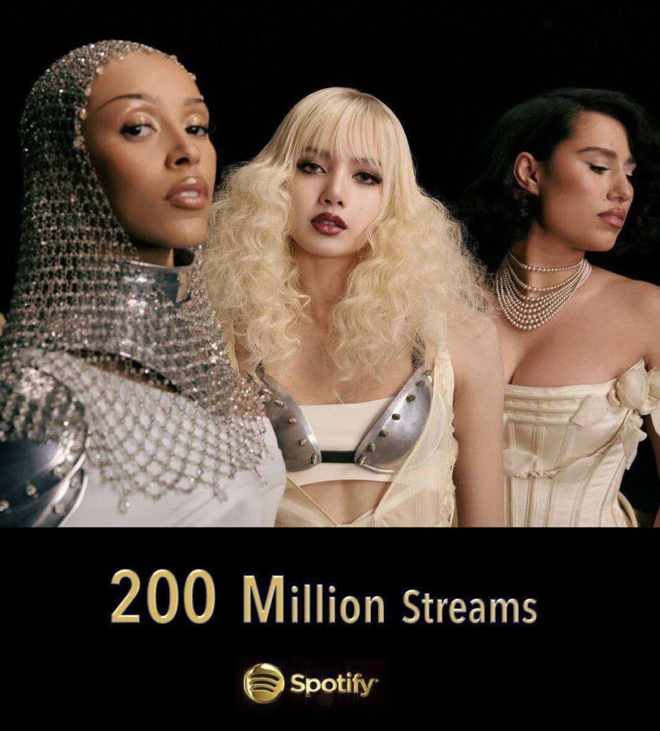 250609 Lisa ، Doja Cat ، Raye - "Born Again" يصل إلى 200 مليون تيار على Spotify!