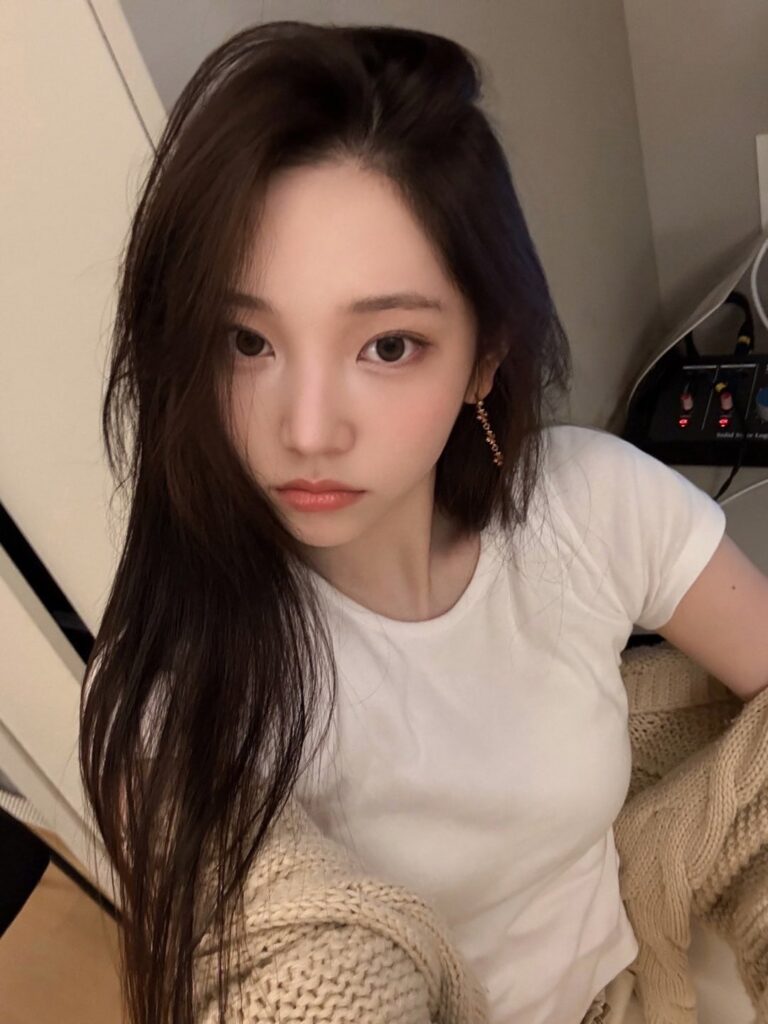 افتتح Lee Youngseo (Ru Next؟ Conflistant + سابق