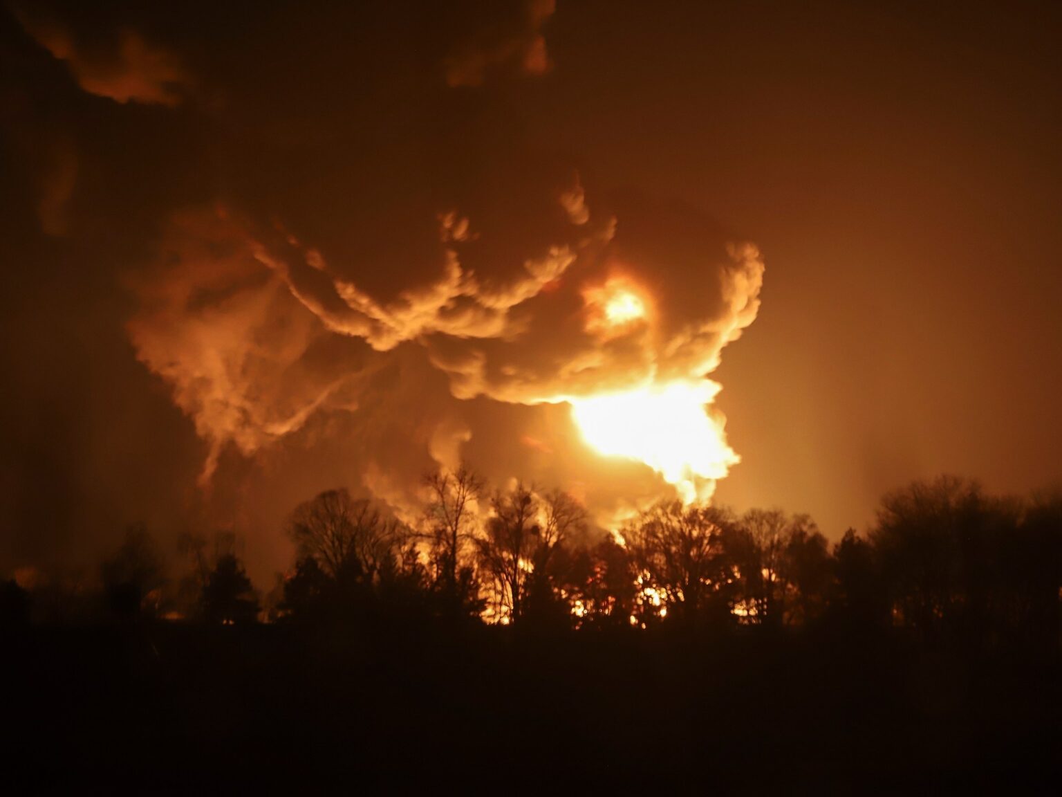 روسيا تهاجم كييف بالمسيّرات ودعوات للاحتماء بالملاجئ | أخبار