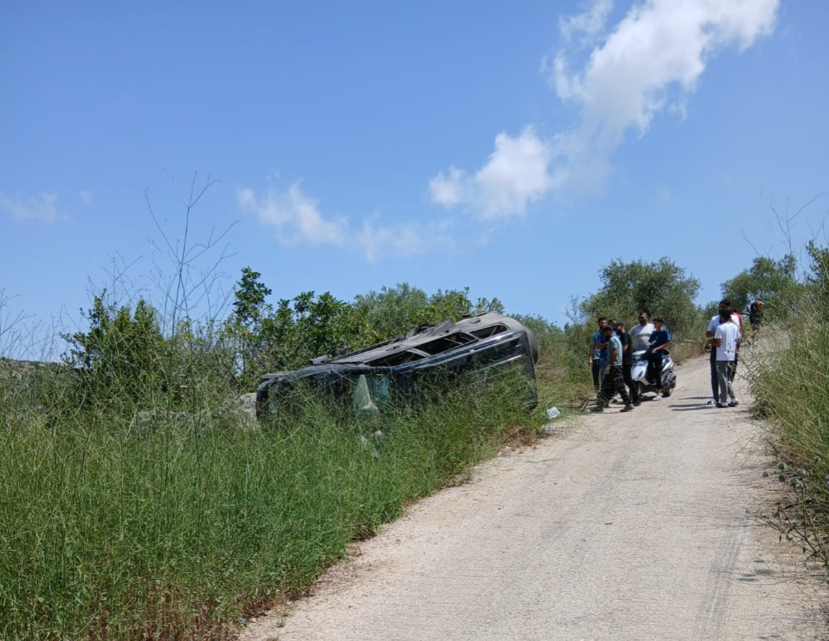 السيارة المستهدَفة في بلدة بيت ليف.