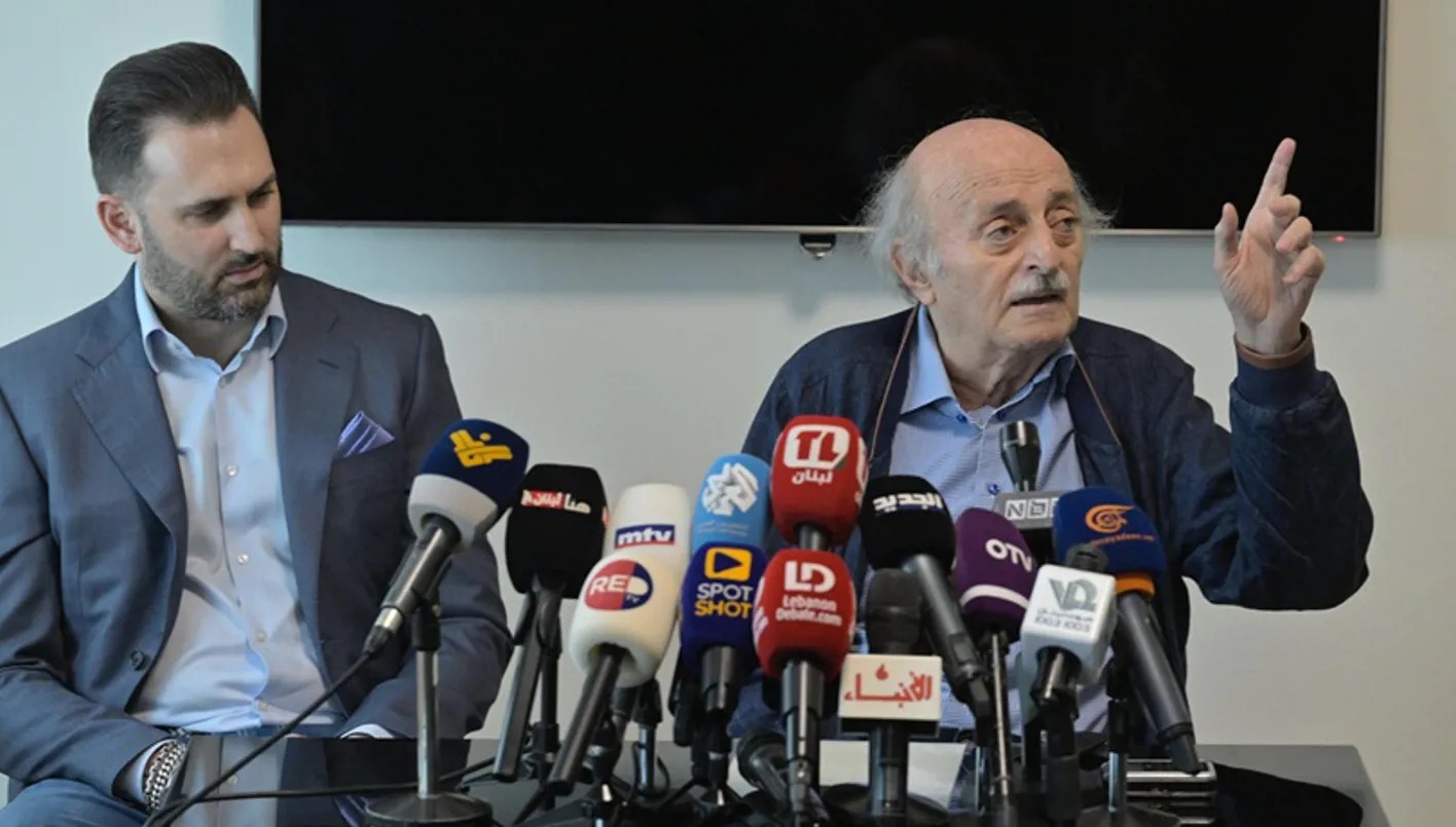 جنبلاط ونجله تيمور في مؤتمر صحافي الخميس (نبيل اسماعيل).