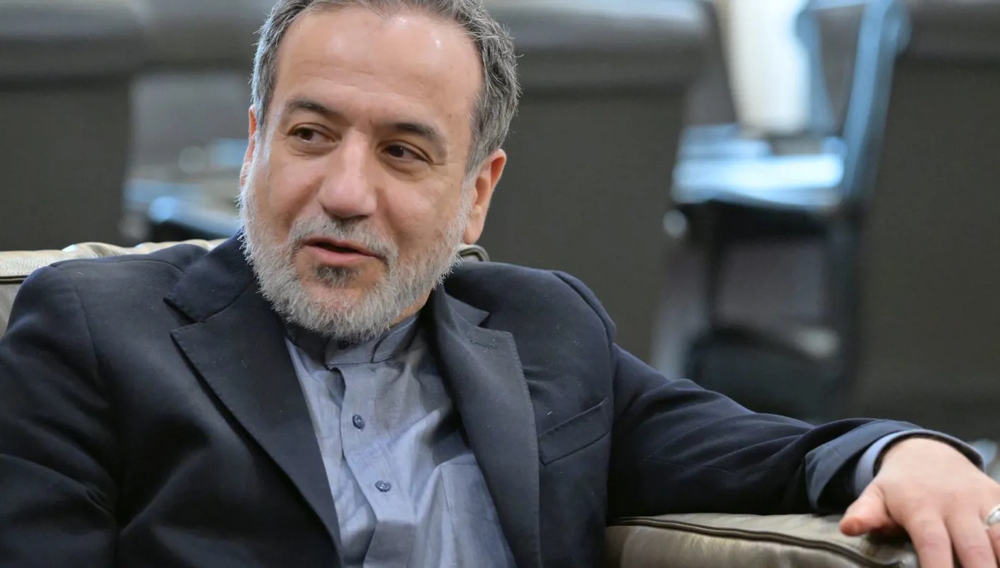 وزير الخارجية الإيراني عباس عراقجي (نبيل اسماعيل).