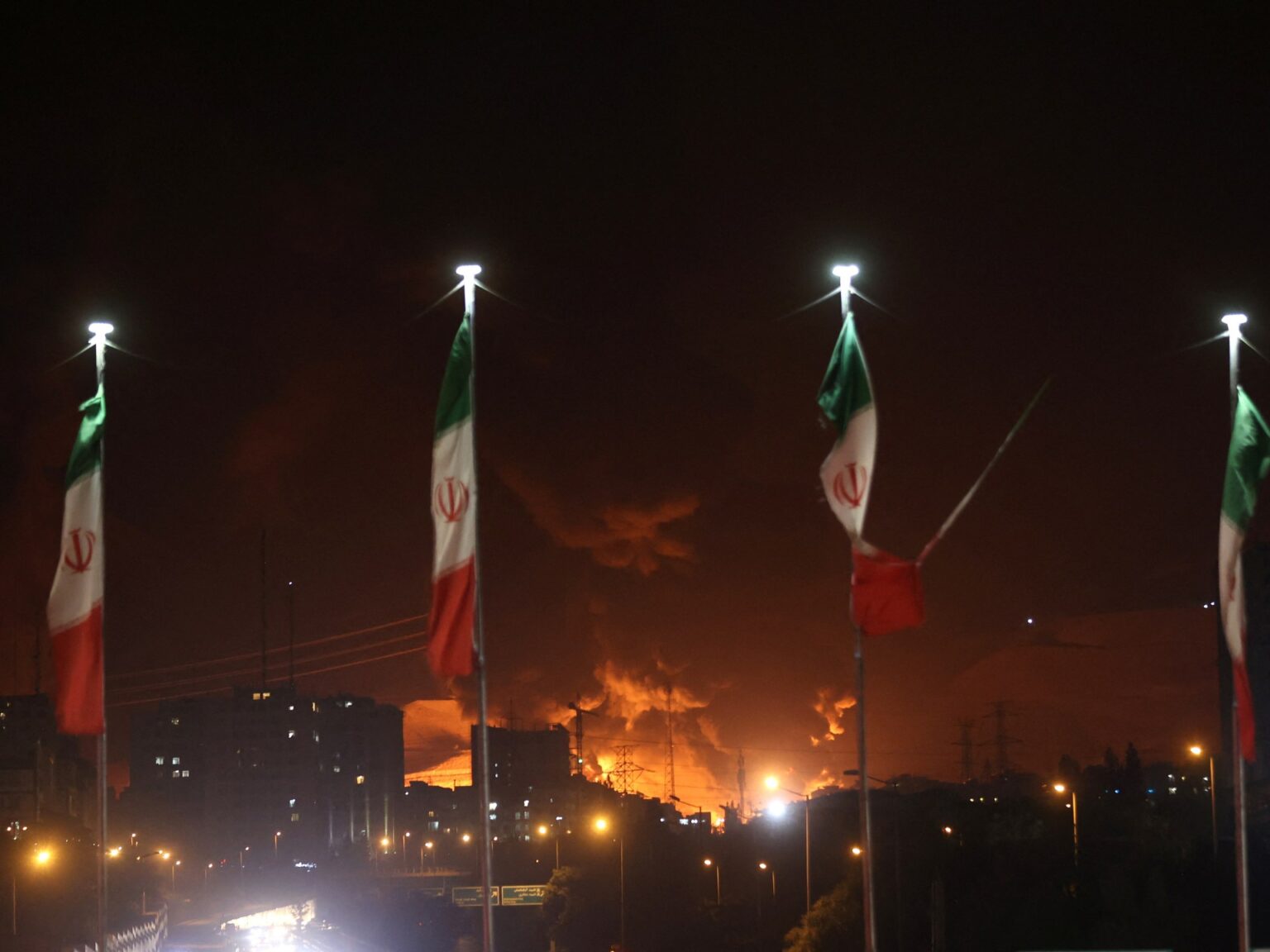 إسرائيل تدعو الإيرانيين لإخلاء المنشآت النووية وتهاجم شيراز | أخبار إسرائيل تدعو الإيرانيين لإخلاء المنشآت النووية وتهاجم شيراز | أخبار