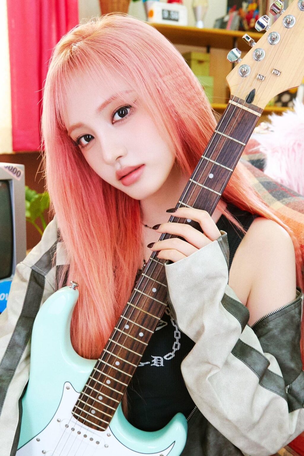 250625 IVE - اليابان 3rd EP: BE MEAR (Concept Photo 2 - Liz & Leeseo)