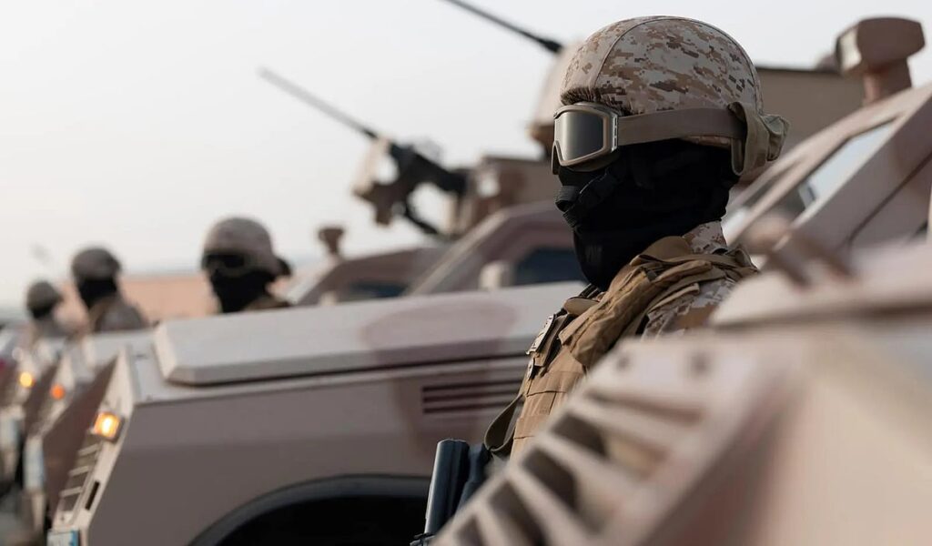 بتوجيه من وزير الدفاع.. رئيس هيئة الأركان يقف ميدانيًا على جاهزية القوات المسلحة المشاركة في الحج