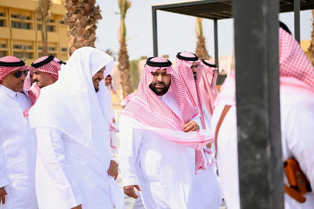 أمير جازان ونائبه يتفقدان المشاريع التنموية والسكنية والاستثمارية في جزر فرسان