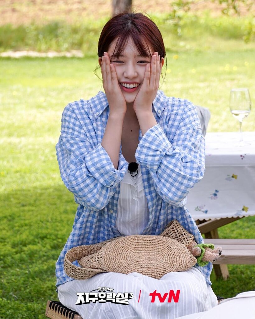 250627 TVN Joy Instagram Update مع Yujin