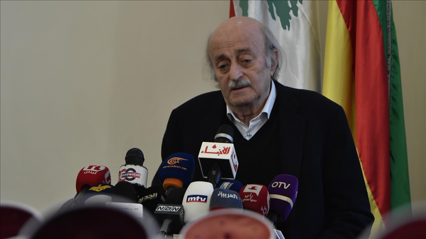 جنبلاط يدعو لحصر السلاح بيد الدولة وتوريث الأجيال "ذاكرة البطولات"