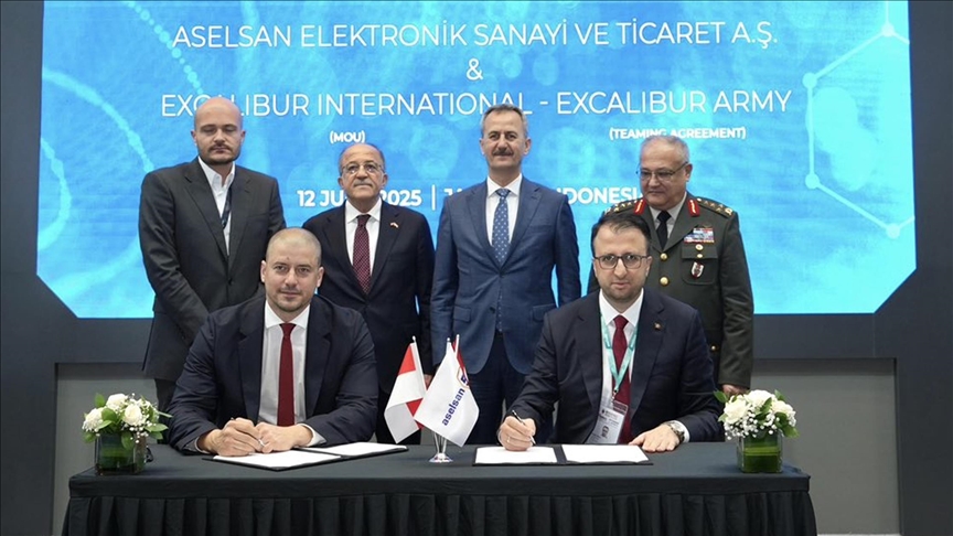 شركات تركية توقع اتفاقيات في معرض للصناعات الدفاعية بإندونيسيا