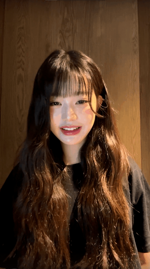 250614 Wonyoung يعيش الآن على Berriz