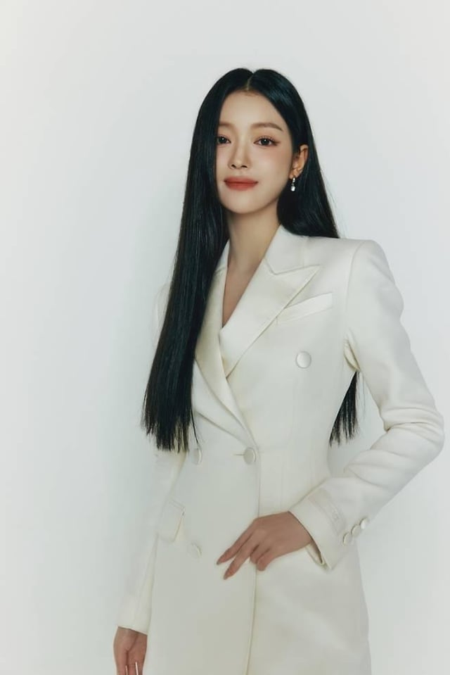 Yooa (يا فتاة) - Saram Entertainment فنان جديد (صور الملف الشخصي)