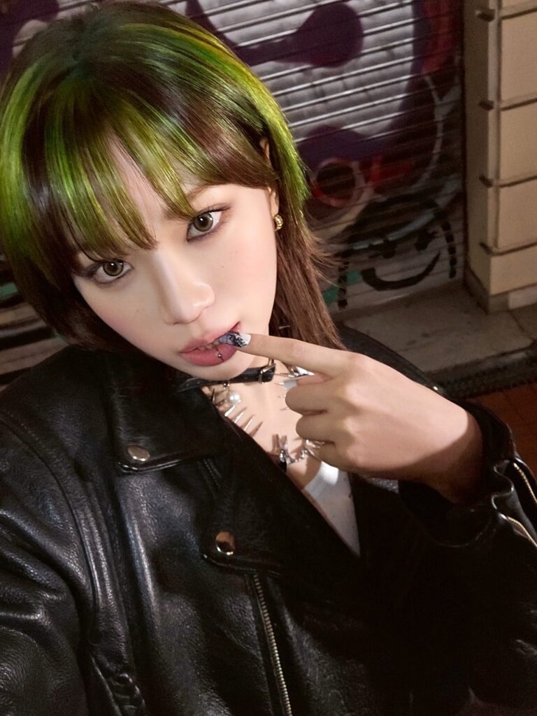 250624 تحديث قناة Le Sserafim Japan Line - اليابان الرابع المنفرد: مختلف (صور شخصية حصرية - مختلفة + kawaii ver.)