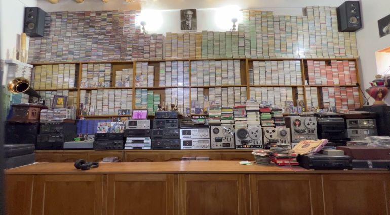 واكب المحل جميع التطورات في عالم التسجيلات الصوتية 2