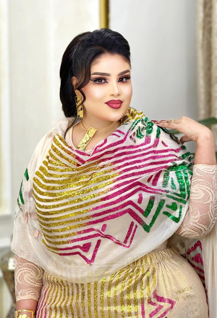 شاهد بالفيديو.. الفنانة توتة عذاب تشعل حفل غنائي بوصلة رقص مثيرة وساخرون: (هدى عربي برو ماكس) شاهد بالفيديو.. الفنانة توتة عذاب تعود لإثارة الجدل وتشعل حفل غنائي بأزياء عروس البحر وبرقصات مثيرة