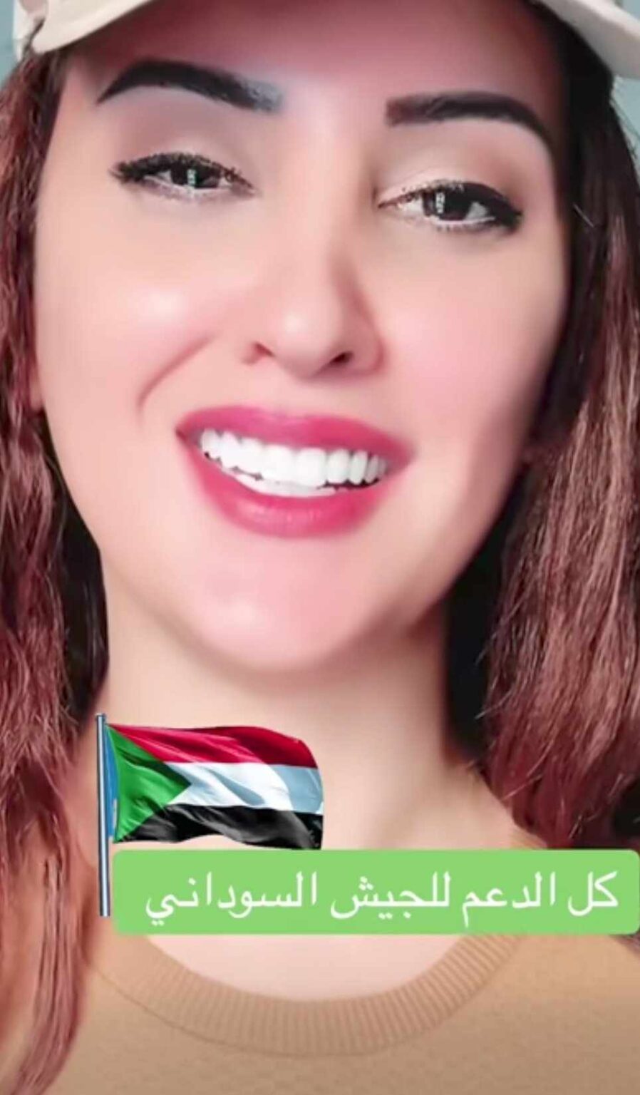 شاهد بالفيديو.. التيكتوكر المصرية الحسناء "خلود" تتقن الرقص السوداني ببراعة فائقة وترقص على أنغام أغنية الفنانة مروة الدولية (العلى الله)