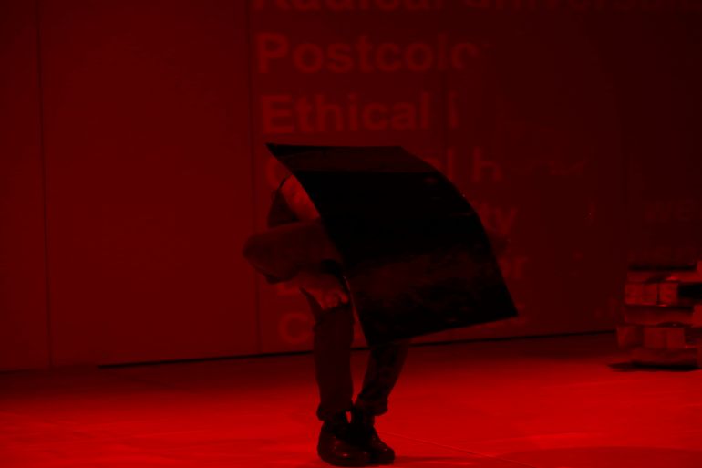 يونس عتبان، الفنان المقاوم للماء