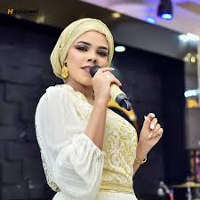 شاهد.. فنان سعودي يتغنى بالأغنية السودانية الترند (ما تضغطوني شديد) وفنانة الأغنية هالة عمر ترد بتدوينة خاصة هالة عمر