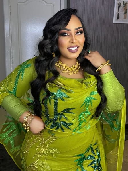 شاهد بالفيديو.. الفنانة هدى عربي تستعرض جمالها وتتمايل في الرقص أمام "المرآة" على أنغام أغنية الكابلي وجمهورها: (سلطانة لي أي وهمانة)