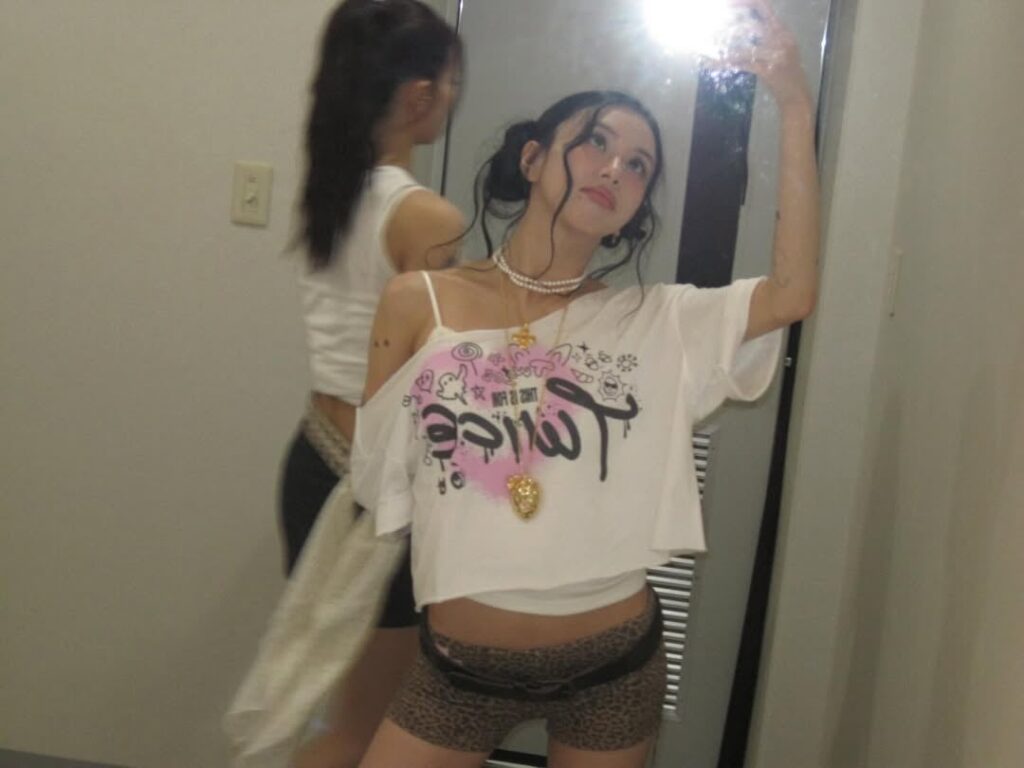 250728 Chaeyoung Instagram Update - 🐬