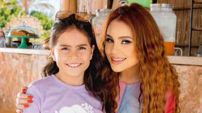 كارول سماحة تصنع الذكريات مع ابنتها تالا في "ديزني لاند"