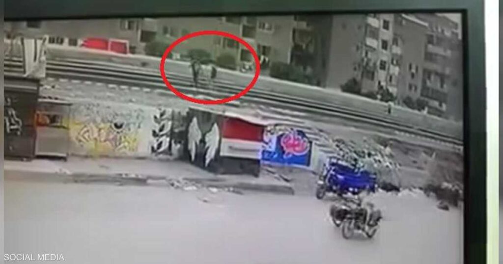 مصرع لاعب مصري شاب تحت عجلات قطار سريع مصرع لاعب مصري شاب تحت عجلات قطار سريع