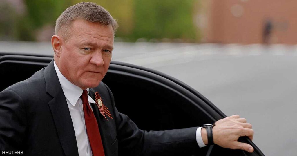 داخل سيارته.. انتحار وزير النقل الروسي بعد ساعات من إقالته