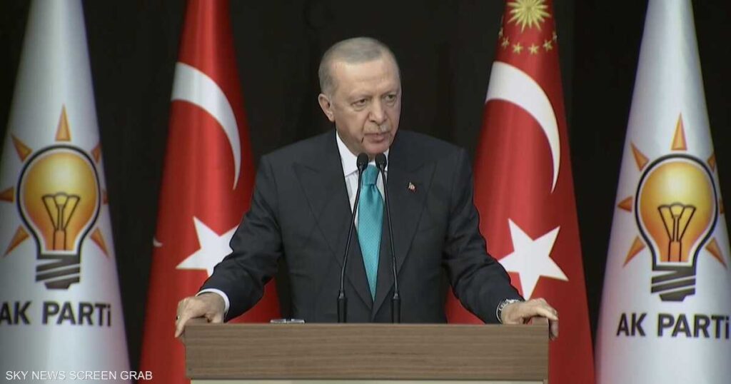 أردوغان يعلق على إحراق أسلحة الكردستاني