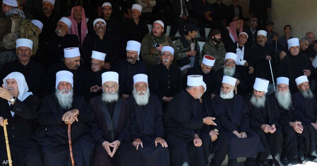 من هم الدروز؟.. ولماذا تقصف إسرائيل سوريا لحمايتهم؟