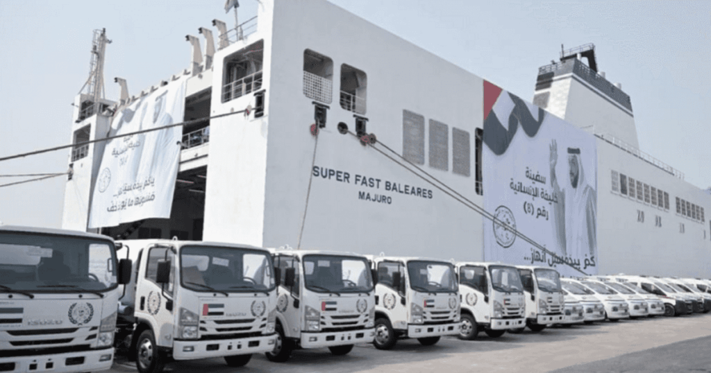 الإمارات ترسل سفينة محملة بـ7166 طنا من المساعدات إلى غزة