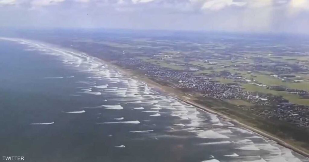 شاهد.. أمواج تسونامي تضرب سواحل اليابان شاهد.. أمواج تسونامي تضرب سواحل اليابان