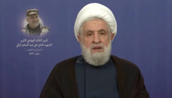 «حزب الله» لن يتخلى عن قوته وإسرائيل لن تتسلّم منه السلاح «حزب الله» لن يتخلى عن قوته وإسرائيل لن تتسلّم منه السلاح