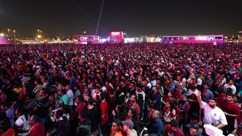 قبلة على المسرح تمنع راغب علامة من الغناء في مصر.. فكيف ردّت نقابة الفنانين في لبنان؟