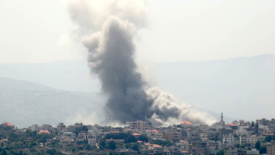 جانب من الأحداث في لبنان