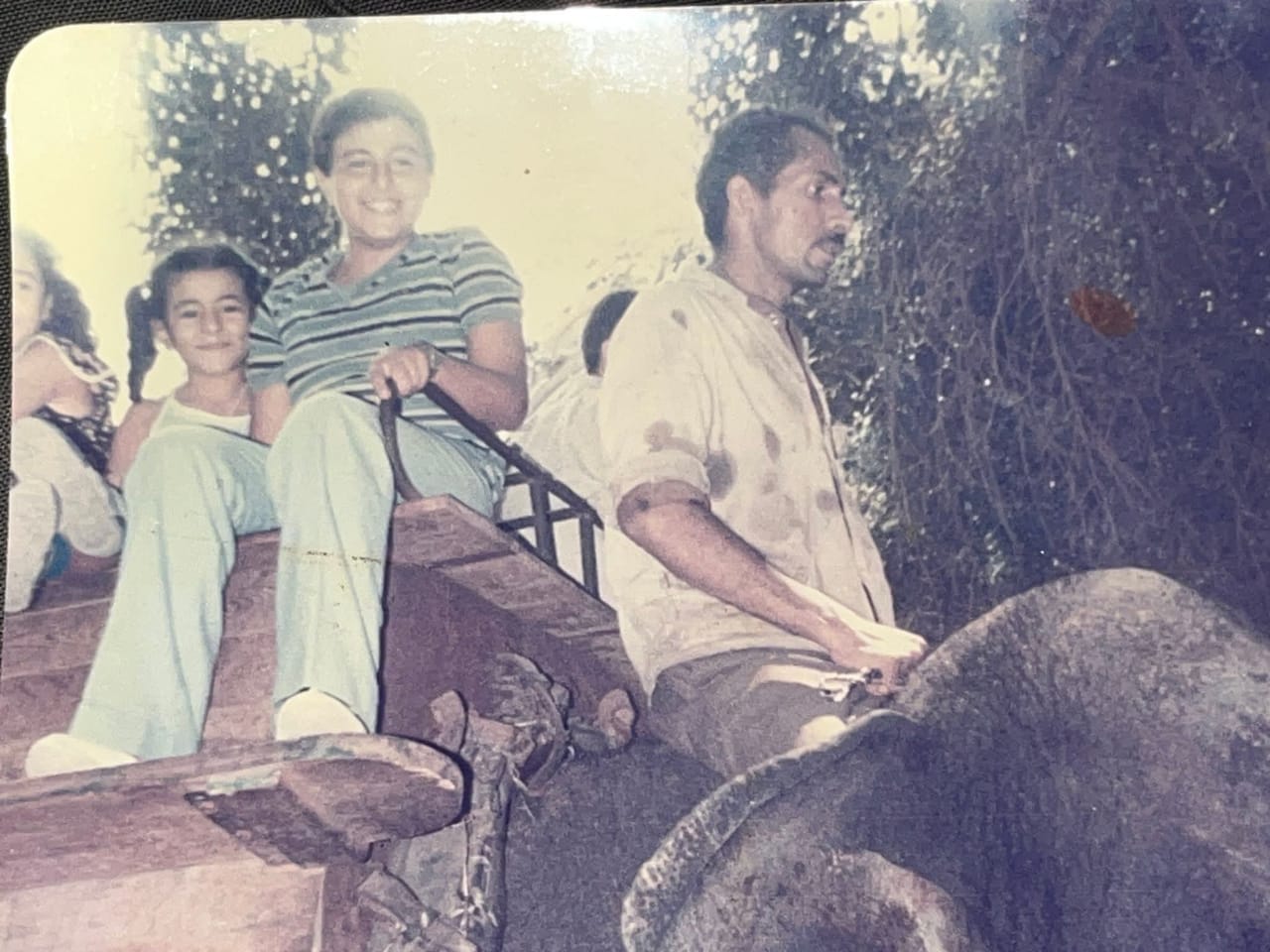 سامح عبد العزيز وشقيقته سمر